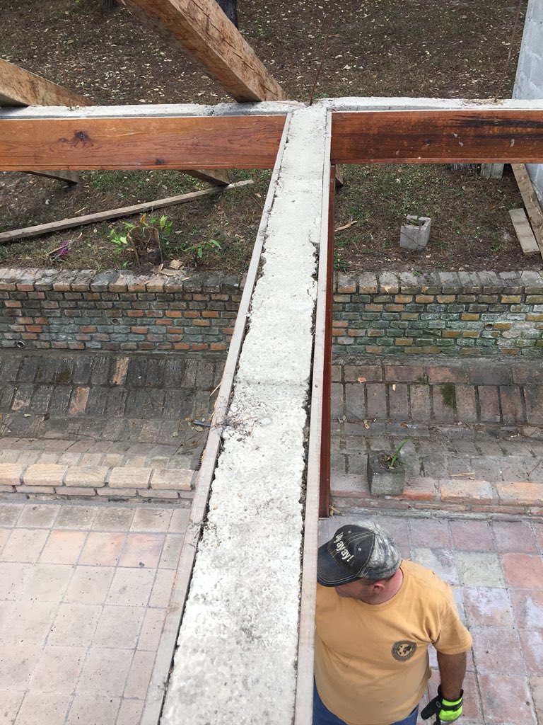 beunselfie's tweet photo. Looks so different without the roof. Lots of progress in a little time. https://t.co/pU3gMXaknl