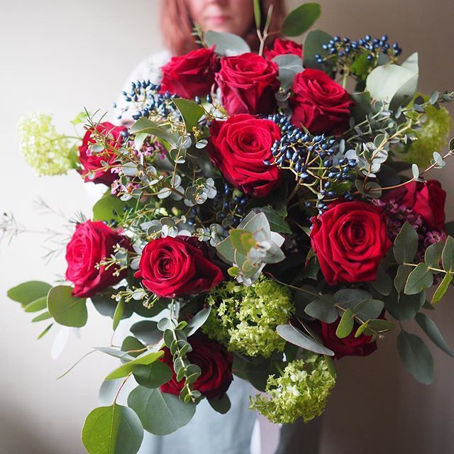 Roses and all the trimmings for St. Valentine
-
-
-
-
#rosesareredvioletsareblue #valentinesday #flowersofinstagram #redroses #pangbourneflorist #greenparlour #berries #eucalyptus #thefloralseasons #floraldesign #inspiredbyflowers #inspiredbypetals #unde… ift.tt/2EKeT3l