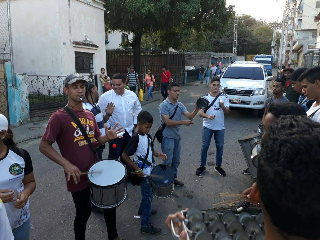 Encuentro ameno con la Samba Galaxy Show quienes estaran presente en los #CarnavalesTuristicosCharallave2018