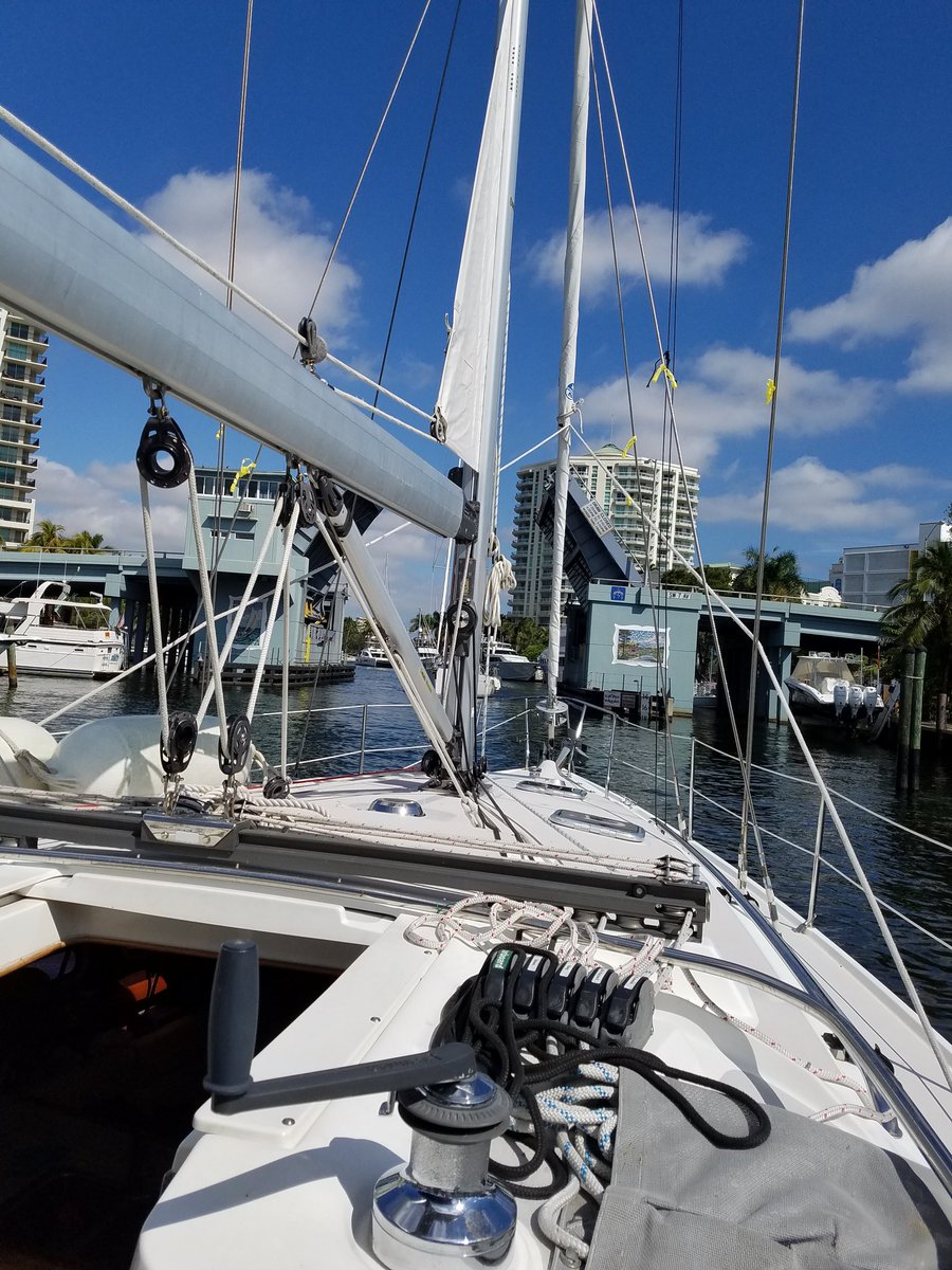 LPanici's tweet photo. Off to sailing with Captain Charlie
#daffy #boatme #florida #home #family #love #floridacolors #dayoff #sun #sea #fortlauderdale #sailing #offwego #captain #charlie https://t.co/xG9qoOmtWF