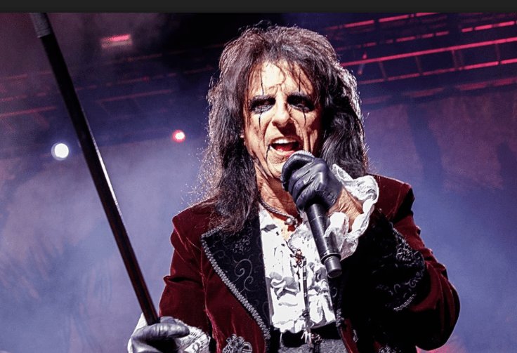 Guns N Roses Members Wish Alice Cooper A Happy 70th Birthday!  