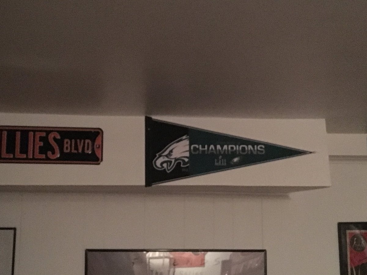 dlowe429's tweet photo. I got the pennant to prove it’s not a dream https://t.co/t2ZWJeSA5L