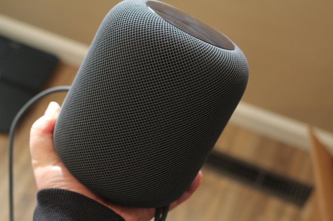Review: Apple's HomePod delivers incredible sound but narrow Siri capability tcrn.ch/2s9T4aZ