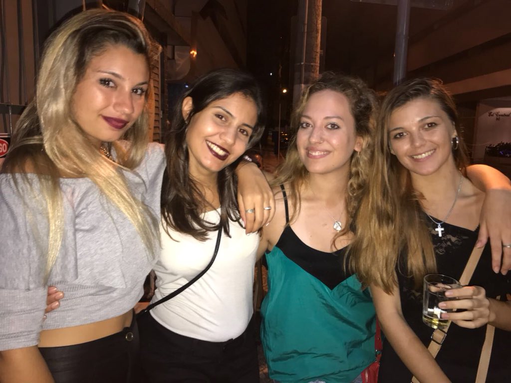 FraniMalen's tweet photo. Amo a esta gente (y la que falta) 😍 https://t.co/x6CFNjMOtr