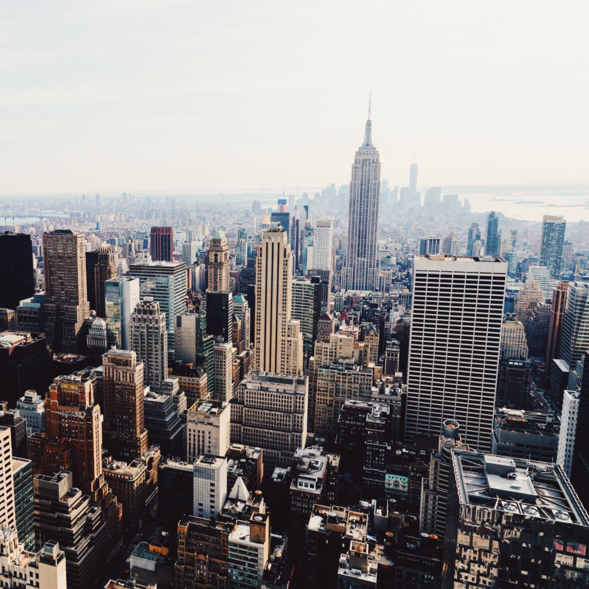 exit_escaperoom's tweet image. What mysteries lie right below the surface? 🚆