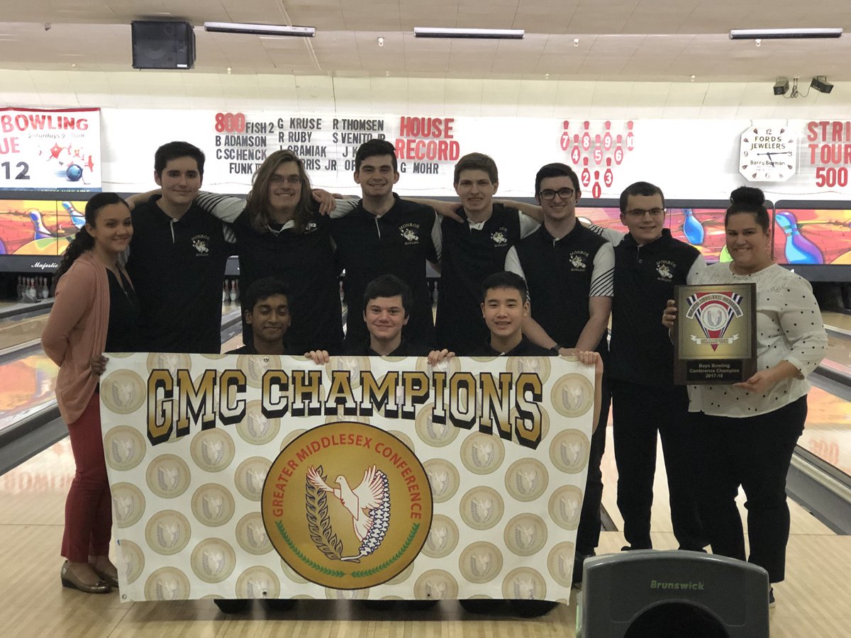 MonroeBowling's tweet photo. GMC CHAMPS! 💜🎳 https://t.co/OdbSv4yuPP