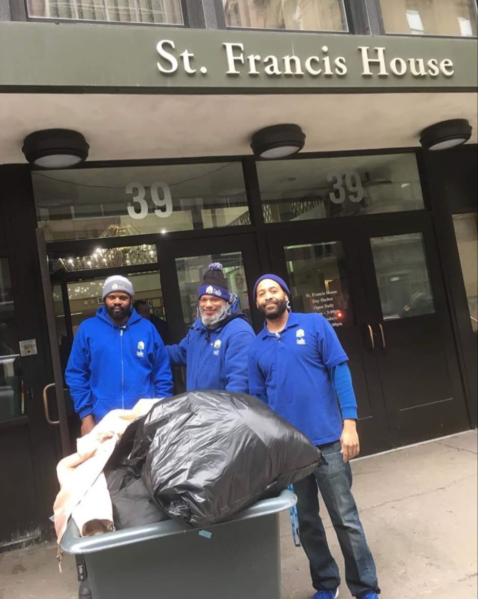joimariewrites's tweet photo. Iโm proud to see that @TheFabEmpireโs #CoatsandCocktails lives on. Itโs super cold in Boston but thanks to @BostonFab itโs not as cold for some homeless men and women. Hereโs all the coats delivered today. ๐๐พโ๏ธโ๏ธ https://t.co/KqapZE53VE