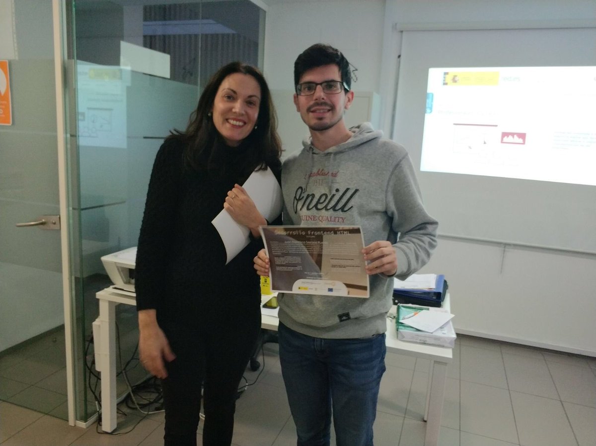 ArrabalAID's tweet image. Despedimos este martes compartiendo imágenes de la entrega de diplomas y finalización curso #desarrollofrontend #HTML de 200 horas impartido por @ArrabalAID en #CentroMontaño @MLGparticipa dentro del programa @garantia_juv @redpuntoes #fundaciónpiquer @minetadgob.