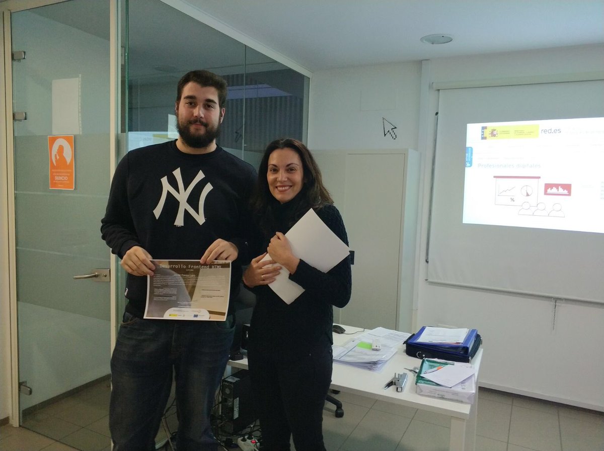 ArrabalAID's tweet image. Despedimos este martes compartiendo imágenes de la entrega de diplomas y finalización curso #desarrollofrontend #HTML de 200 horas impartido por @ArrabalAID en #CentroMontaño @MLGparticipa dentro del programa @garantia_juv @redpuntoes #fundaciónpiquer @minetadgob.