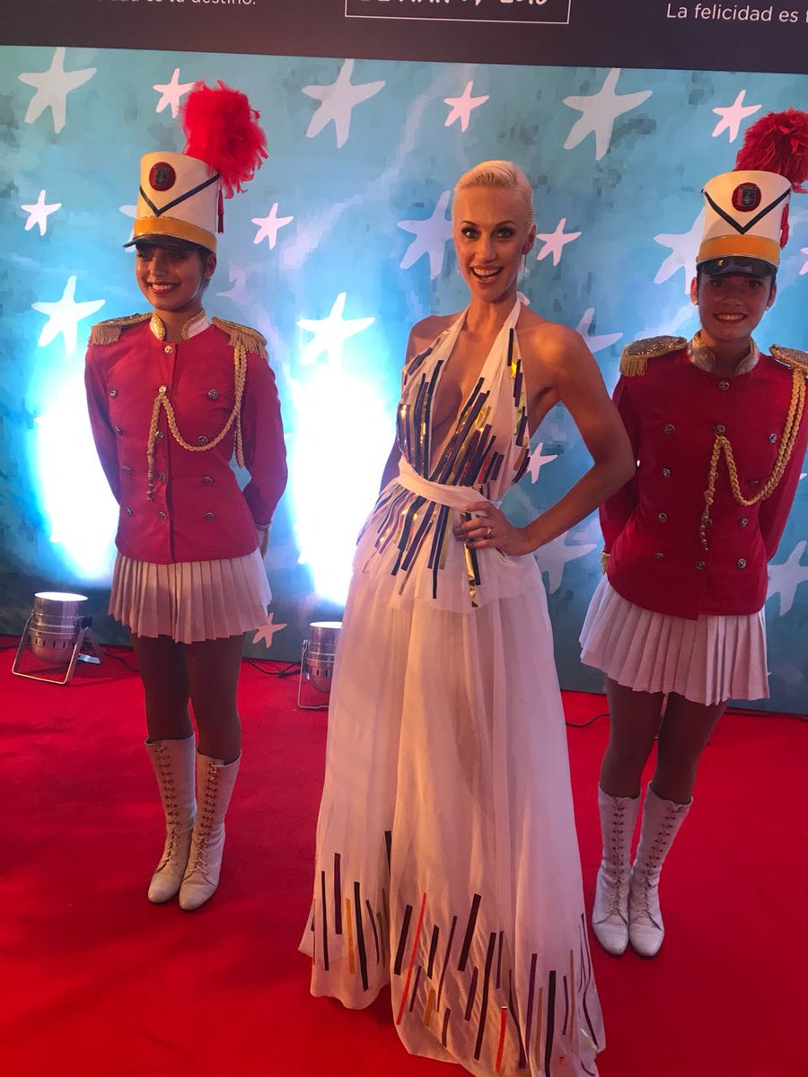chacuweb's tweet photo. Anoche en la entrega de Premios Estrella de Mar @ingridgrudkeok eligió #Chacu. Un fabuloso diseño de Liza Knezovich. ✨✨Gracias hermosa! https://t.co/J2cFv0LLJC