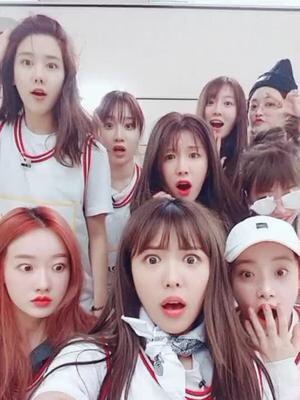 j_ys111's tweet photo. OMG，어서 @THE UNI+ 하양팀의 동영상을 봐요！#TikTok   https://t.co/Y6M0wJeTgF #더유닛#하양팀우슬가즈아 https://t.co/SH0h0fn7WW