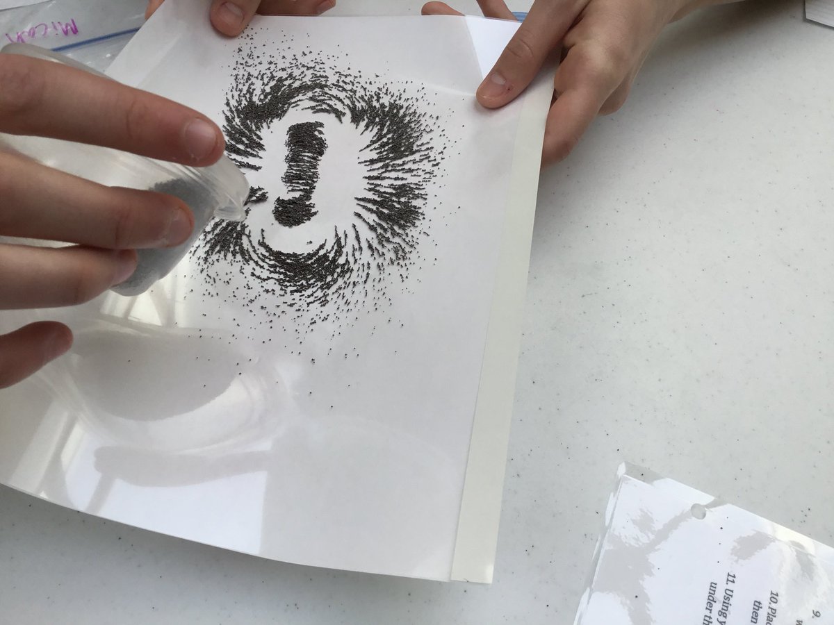 biobythemathmom's tweet photo. Looking at magnetic fields and testing magnet strength in physical science today. #teach180 https://t.co/k4zAUZPww4