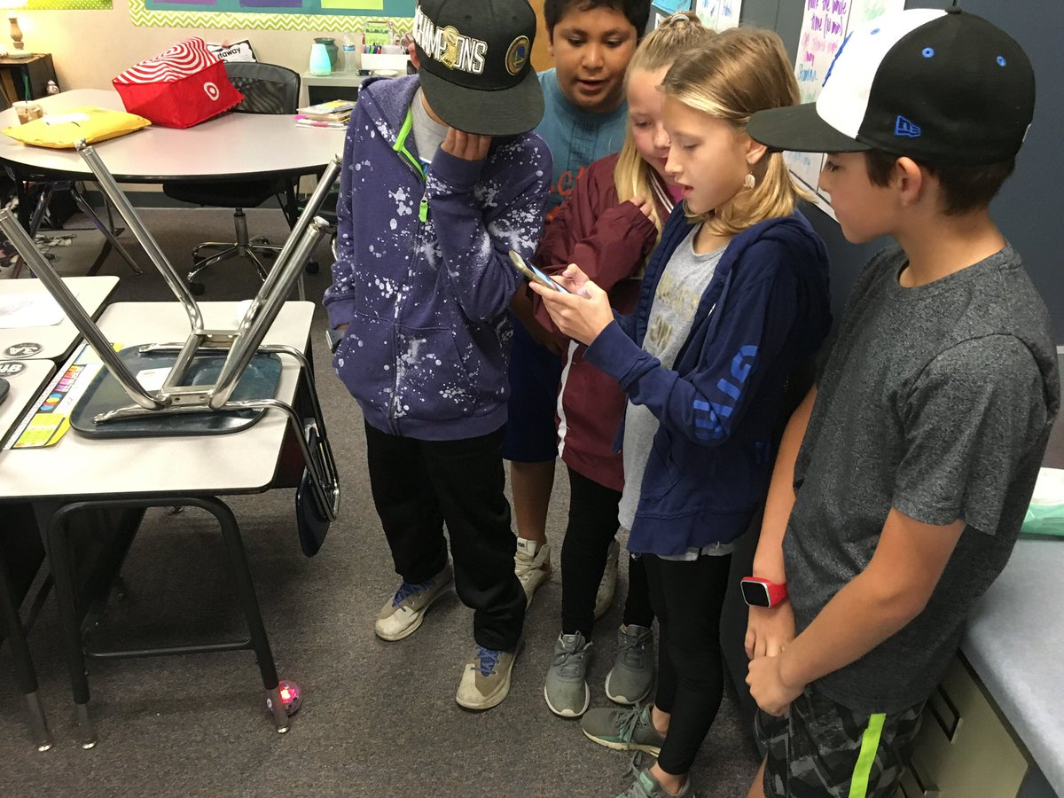 AndresCavazos3's tweet photo. @LangeElementary @AndresCavazos3
Coding classes last week! A combination of Spheros and motion sensor coding 😃
#computerscienceatlange
#incrediblestudentengagement
Introducing mazes this week w/the Spheros! #uptherigor https://t.co/iAraFqucpE