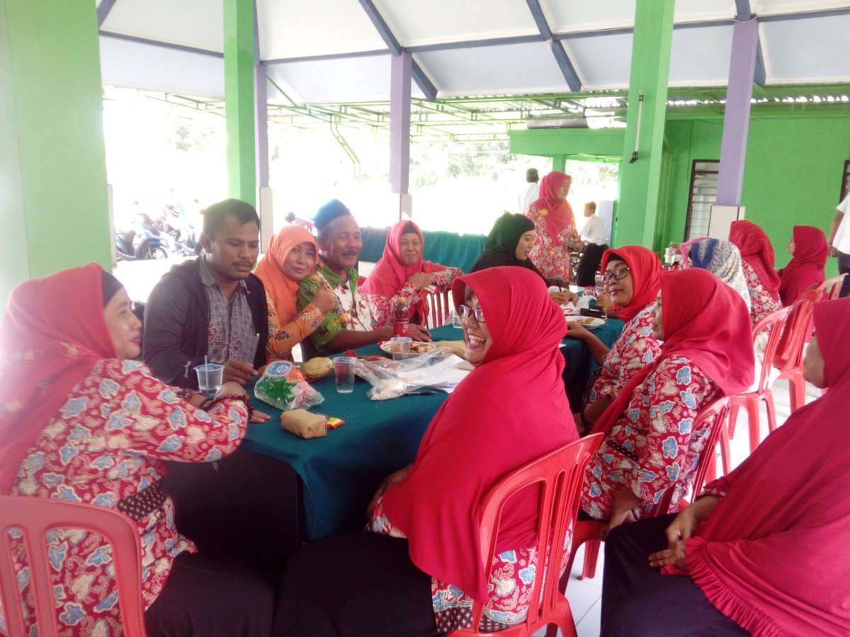 UjangNurHamzah1's tweet photo. #tppijawatimur #tppdelta #sidoarjokab #Keckrembung Koordinasi tipis tipis dgn kades &amp; kader posyandu di desa lemujut utk #ManfaatDanaDesa di bidang kesehatan @jokowi @EkoSandjojo @taufikmadjid71 @anwsanusi @KemenDesa @DewantoAndry @kpw4jatim @P3MDSidoarjoKab https://t.co/Yr46kwBYvI