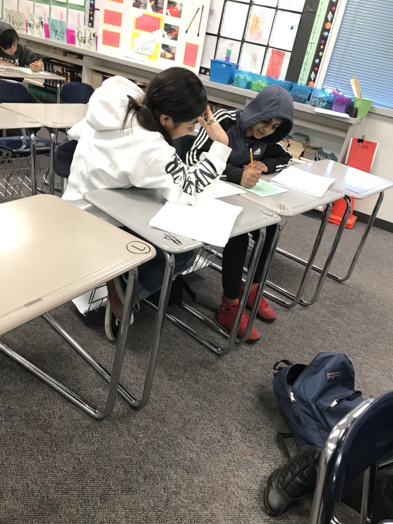 Noemi  Lay tweet media