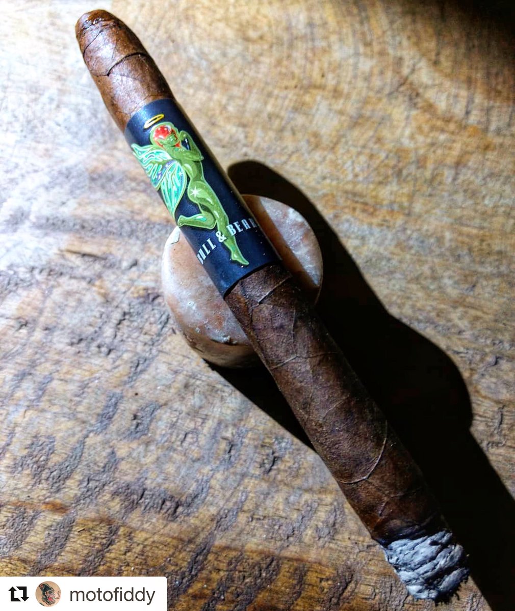 CruxCigars's tweet photo. #Repost @motofiddy with @get_repost
γ»γ»γ»
It's #lancerotime , rocking this #cruxcigars #ninfamaniac bull &bear tonight. #lancerofebruary #lanceroadayfebruary #lancero #backyardcigar #nowsmoking #botl #cigarsnob #cigar #gocruxyourself https://t.co/Zn6PD7xI9Y
