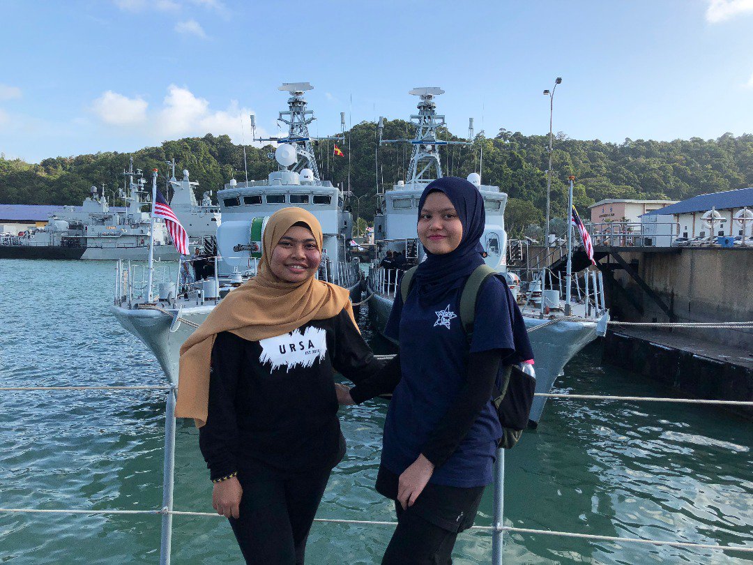 ursatarsog's tweet photo. On 2nd until 5th Feb 2018, URSA committee members, Nurul Najihah and Nik Nadhrah had volunteered themselves as part of Razak Volunteers to go to a mission in Pahang. URSA club is very proud of the dedication shown by both of them, good job! https://t.co/6s25zWrgeX