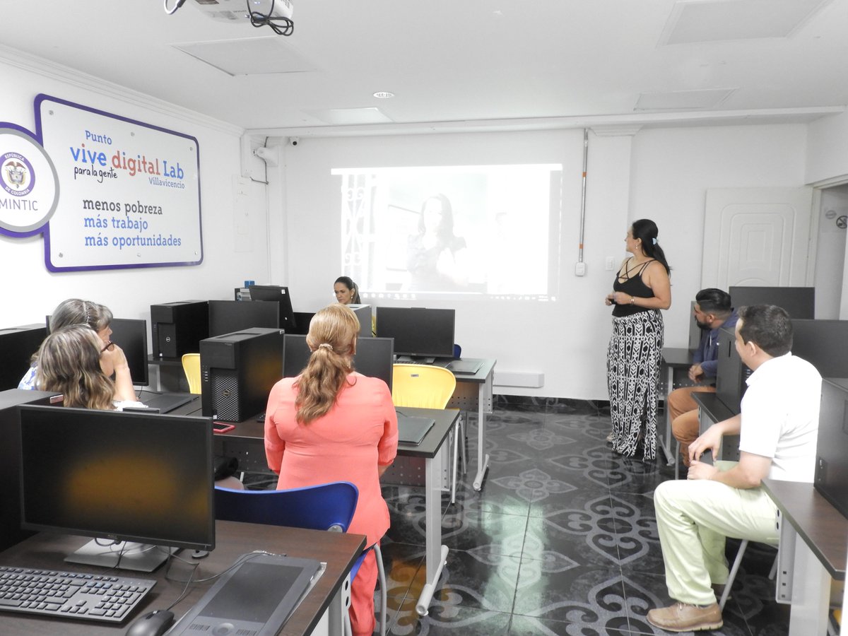 ParquesoftMet's tweet photo. En #ParqueSoftMeta estamos comprometidos con el constante desarrollo de la región, por eso hoy estuvimos trabajando de la mano con la Mesa de Educación de la Red Regional de Emprendimiento. Punto #ViveDigitalLab  #Villavicencio #Emprendimiento #Educación https://t.co/gbJBYWOwV9