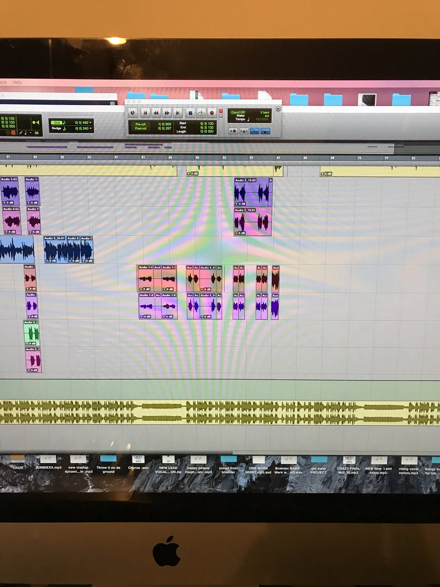 2_sonsmedia's tweet photo. Songwriting at midnight this is the time ideas start a flowing https://t.co/0ayCnkiQqv
