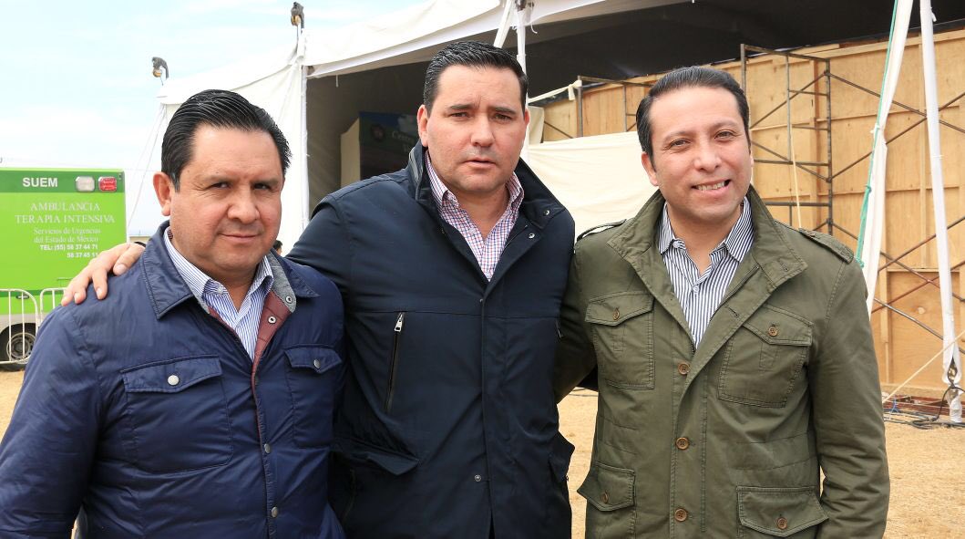 alexfedezcam's tweet photo. Hoy en el evento de @UAEM_MX con mis compañeros Subsecretarios @TinocoGRogelio y @Memo_Legorreta gran equipo el de @SeducEdoMex https://t.co/8IUOYul1M2