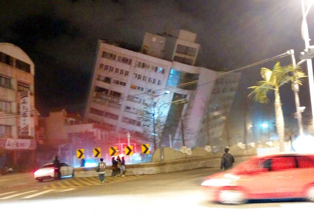 PhilstarNews's tweet photo. A magnitude-6.4 earthquake struck Tuesday near the coast of Taiwan, killing two people and injuring more than 200 others, officials said https://t.co/mmzQKJs6yi https://t.co/x5s7VEYZYb