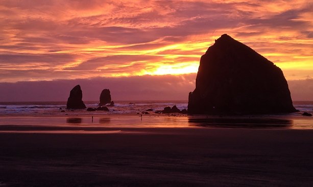 TravelOregon's tweet photo. Love is in the air at these six romantic small towns in Oregon: https://t.co/Vom8FYxIsm https://t.co/Rby7TNcjMp