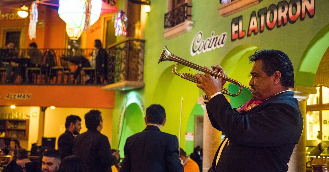 evaldi_monkey's tweet photo. RT @VisitElPasoTX From Museums to Mountains, Pride and Patriotism - In Ciudad Juárez and El Paso, military history — Mexican and American — is a presence. There’s fun to be had in the Franklin Mountains, and music is everywhere. - https://t.co/tL78XNF1Fv https://t.co/05JnmjDxBA