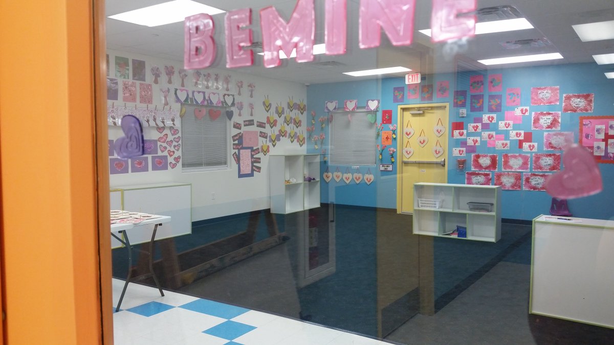 Cori2cool's tweet photo. SNEEK PEEK INTO OUR SILENT AUCTION! BECAUSE OUR HEARTS BEAT!!! See you tomorrow and Thrusday! Bring a BIG heart! #LearnPlayGrow #Projecttogetherness #BecauseOurHeartsBeat https://t.co/5DJDlF2aNj