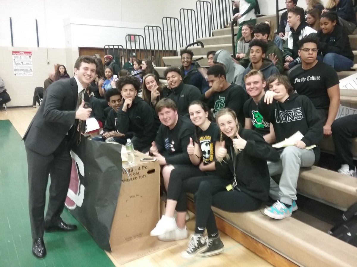 <a href="/FCHypeSquad14/">THE JUNGLE</a> in the house with the SportsCenter set, getting ready for the Boys Varsity BB game!!  #StompStuart  <a href="/FCjagsathletics/">FC Athletics</a>