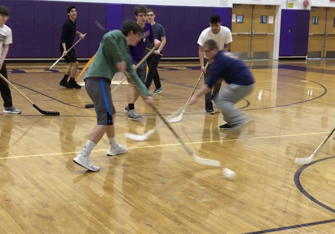 obphyed's tweet photo. Students playing ice hockey for the Winter Olympics. @KTrentowski https://t.co/cmeE9W6vLm