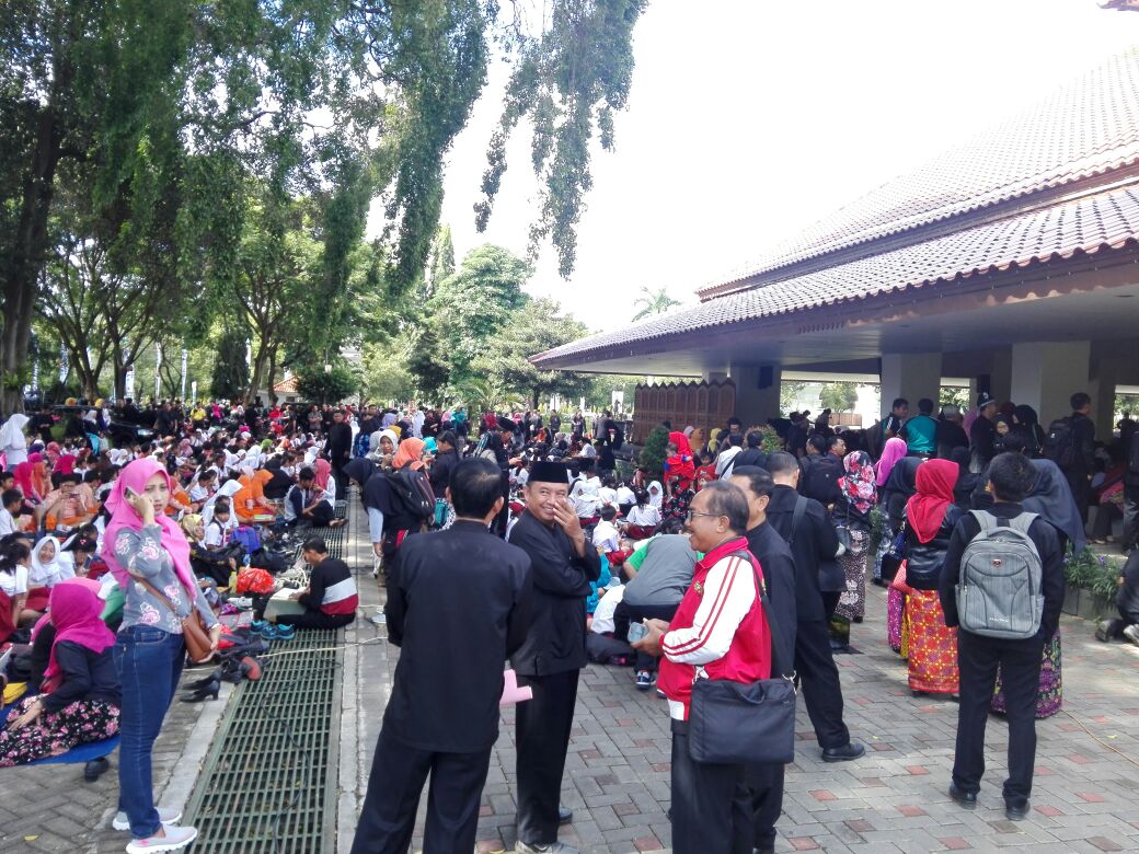 kominfosandibwi's tweet image. Ribuan siswa SD/MI mengikuti Festival Sains Berbasis IT di Pendopo Sabha Swagata @banyuwangi_kab @AzwarAnas_A3