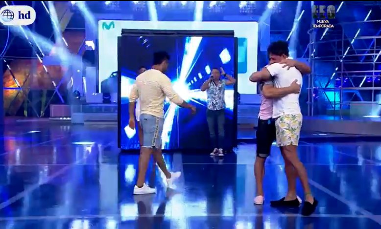 estoesguerra_tv's tweet photo. #EEGElGranJuego ¡Ayayayyyy! Nicola elige a Hugo y Rafa pasa a ser de los Leones 🔥

MÍRALO GRATIS (Perú) EN @AmericaTVGO ► https://t.co/rkyxUJG9Cc https://t.co/UgDoStwNL8