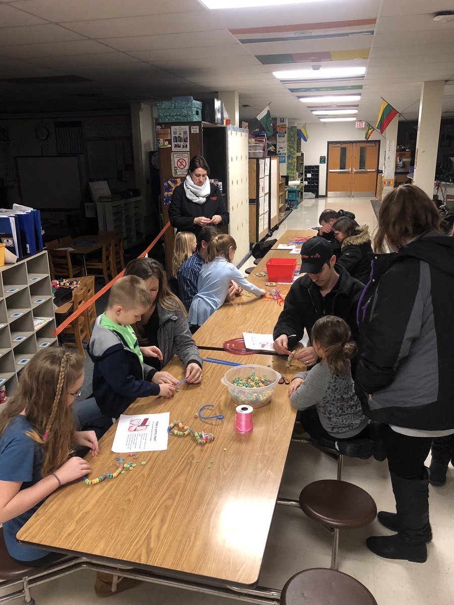 dduffy524's tweet photo. Family Craft Night was so much fun! Families made a valentine craft to keep &amp; one to donate to Hilton East 💕#wearequest #studentcouncil https://t.co/RWcp9FK7lX