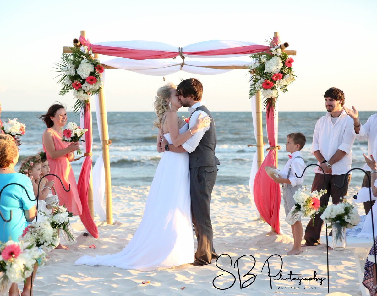 SBBeachWeddings's tweet photo. We offer a variety of packages from the most elaborate to beautifully simplistic. Whatever suits your style the best!

#AlabamaGulfCoast #BeachWedding #BeachPhotography https://t.co/ViJCcoWLSn