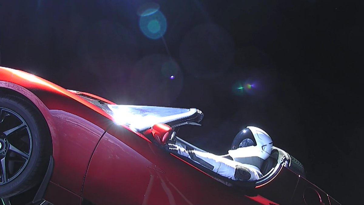 MerlinTrading's tweet photo. @elonmusk check out the reflection of Earth in the visor https://t.co/FcqqrAc41T