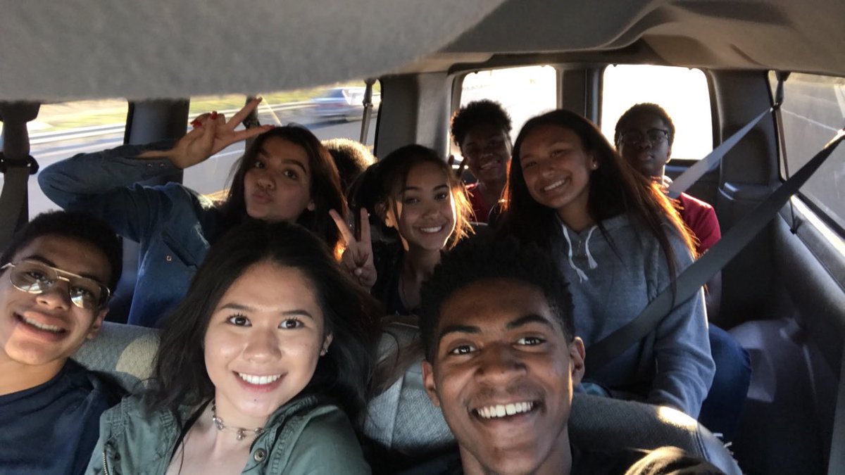 kylesloan12's tweet photo. #trapVan https://t.co/mrcNQBqGsA