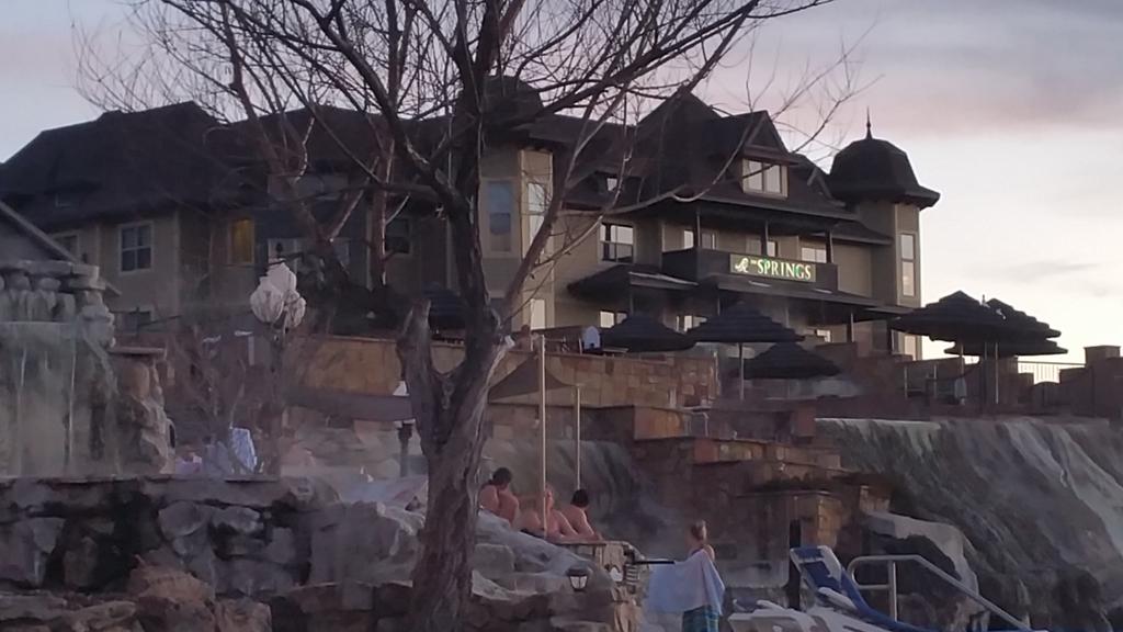 ttttluv's tweet photo. #hotsprings #thesprings #Pagosa WOWZA why did I wait this long for this? https://t.co/yiPl12gMw8