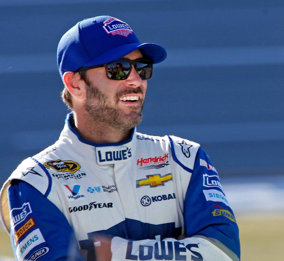 TamsJJ48's tweet photo. @JimmieJohnson @BEAMdesigns Once again @BEAMdesigns adds More Spectacular Helmets to there #Collection for @JimmieJohnson to #Wheel that #SWEETMACHINE #Lowes48Chevy Nice Job #Beamdesigns #Chasing8 https://t.co/JS6p4cq6vg