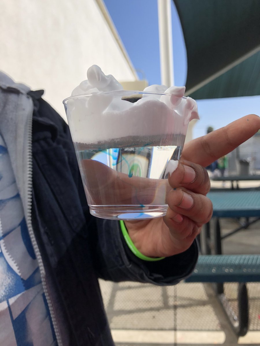 ADCoachLopez's tweet image. @ADES_SMUSD STEAM Club 4th/5th grade Ss learn about clouds and rain today!@alvindunn_PE #HandsOn #CuriousMinds #FunExperiment