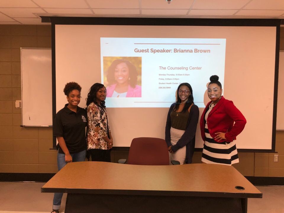 rrelieve_'s tweet photo. A big thanks to Ms. Brianna Brown for speaking at our event tonight! https://t.co/aZ94qyQBQr
