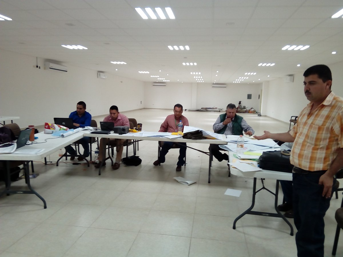 spidasdespacho's tweet photo. Cd. Obregón, 06 Febrero 2018. Son. Evaluación de competencias EC0818 Facilitación de procesos de innovación de mejora competitiva con personas, grupos sociales y organizaciones económicas. 1er equipo extensionistas del Edo de Sonora. @incarural @LeticiaInca @AnaLiME1 @PerlaIbaez2 https://t.co/0JjzFU5pf5