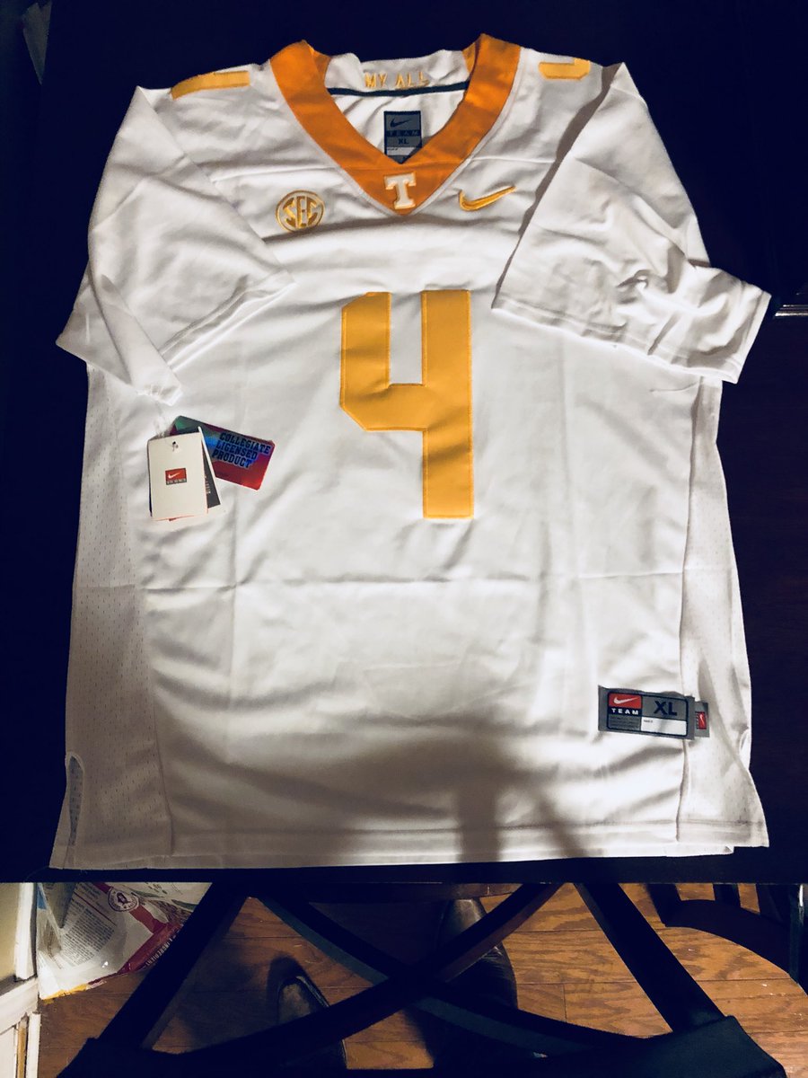 I’ve got a John Kelly Tennessee Stormtrooper Jersey I am giving away to a random Vol fan. I want someone who is an actual fan or knows someone that would appreciate it . Just #retweet and #follow and I’ll pick someone this week. #govols #gbo #volunteers #johnkelly #tennessee #vfl