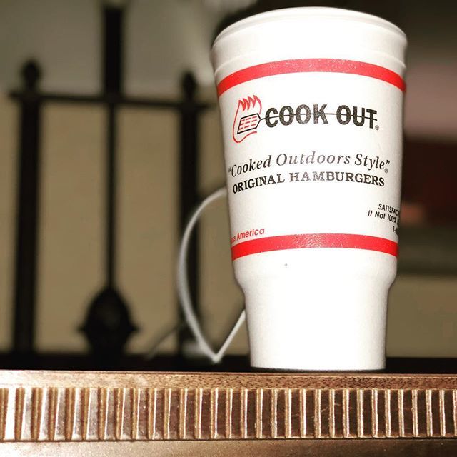 ajl1861's tweet photo. Nothing like a good ole fashioned spur of the moment @cookout run at 11pm! #RVA #cookouttray @brookelyn18xx https://t.co/hiowkN9r2n