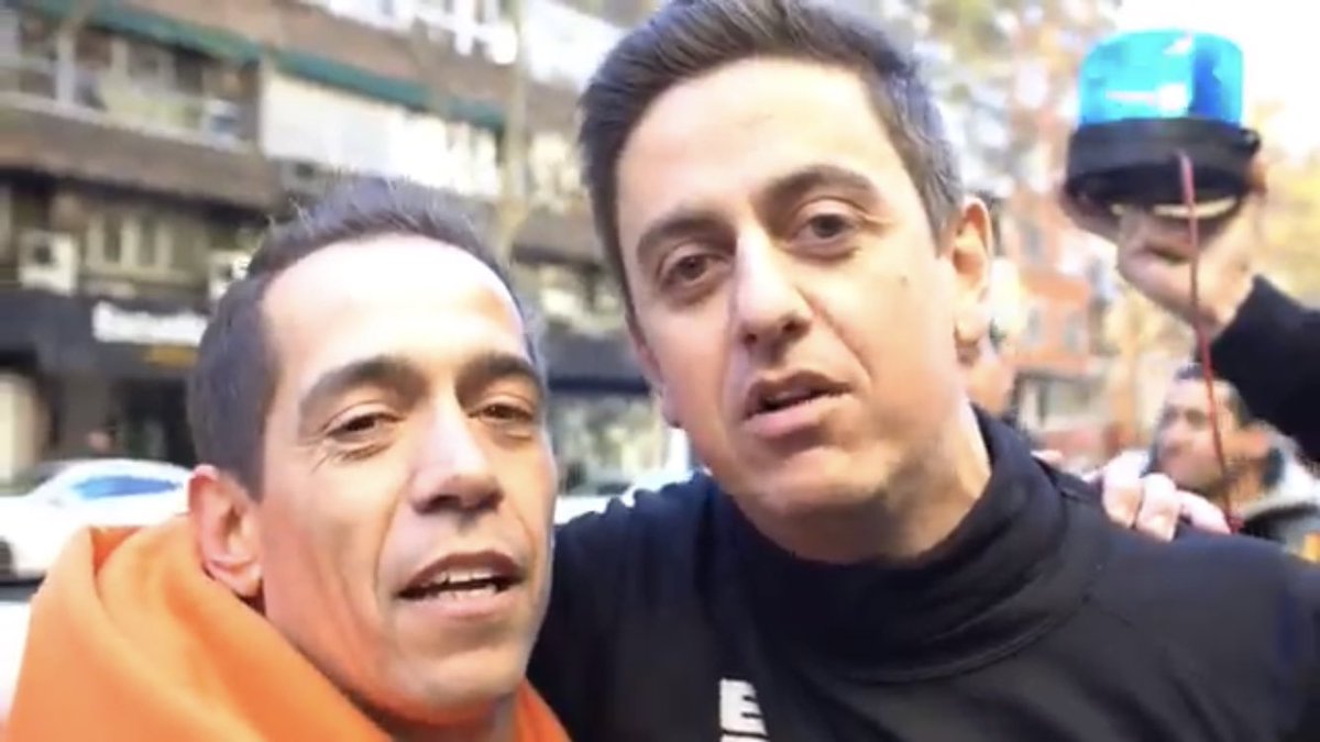 alhucema66's tweet photo. Si reivindicas tus derechos o
alzas la voz contra el establishment
Abren un expediente mordaza
SI CALLAN UNA VOZ
HABLAREMOS OTRAS
La verdad no mancha los labios de quien la pronuncia, sino la conciencia de quien la oculta
#TodosSomosTxema
#TodosSomosJandro
#STOPExpedientesJusapol https://t.co/0ueB37x9Co