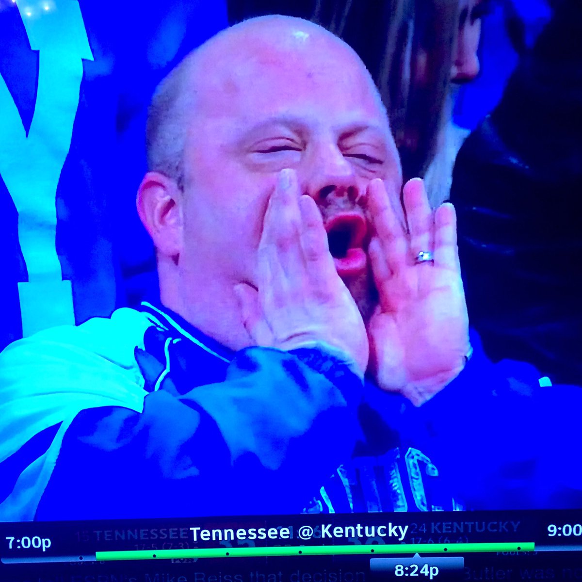 DustyKYMP's tweet photo. Get em DON! @TriviaAction #BBN #GoBigBlue #tvDon #LexKY #BOOO! https://t.co/kyHxghzxDJ