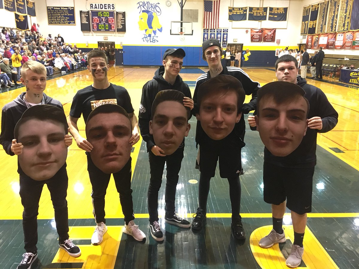 RowdieRaiders18's tweet photo. Big Win tonight. S/O to the seniors for another great season. WE WILL SUPPORT YOU IN DISTRICTS #Skol #NLsoft https://t.co/P2OzwSnCGZ