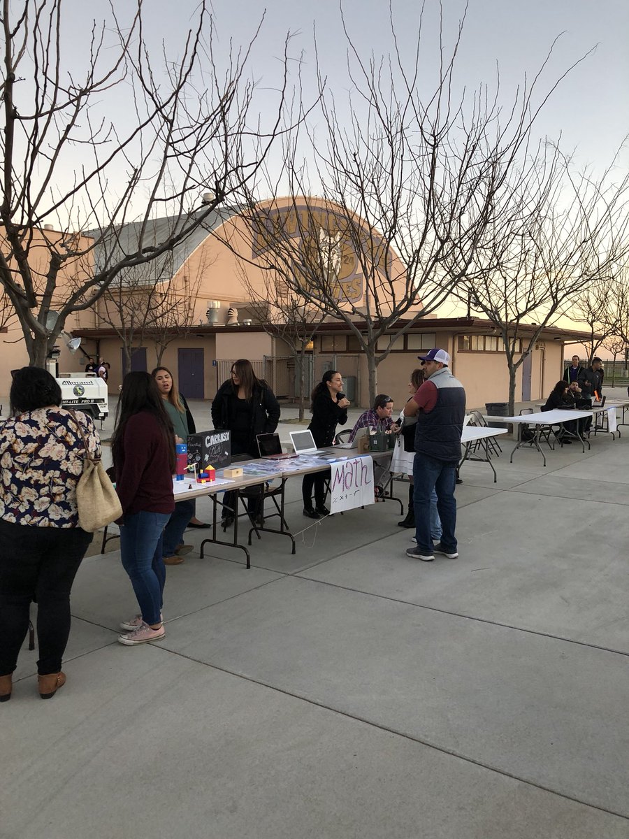 Ballenger_HR's tweet photo. LHS Showcase Night in action! #lhs24 #lhsshowcase https://t.co/IUHOOSjsuf