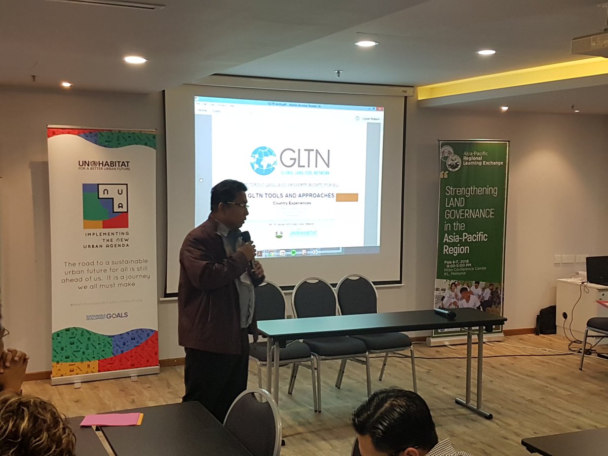 ako_si_rhealyn's tweet photo. @Danny_Antonio72 presents @GLTNnews tools and approaches country level implementation at the #RLEx on Strengthening Land Governance in Asia Pacific https://t.co/FR2wiyoAQQ