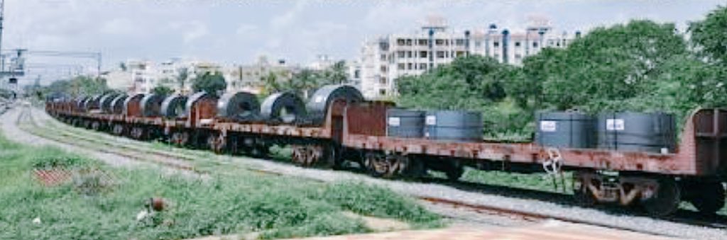 RailMinIndia's tweet photo. IR has undertaken various reforms, including reduction in freight rates. These reforms have paid rich dividends  in freight loading &amp; earnings.Growth achieved in almost all commodities with Double digit growth in loading of PI &amp; Steel 13.80%,Cement 11.82%and Containers 13.71% https://t.co/4dl4HyEDyO
