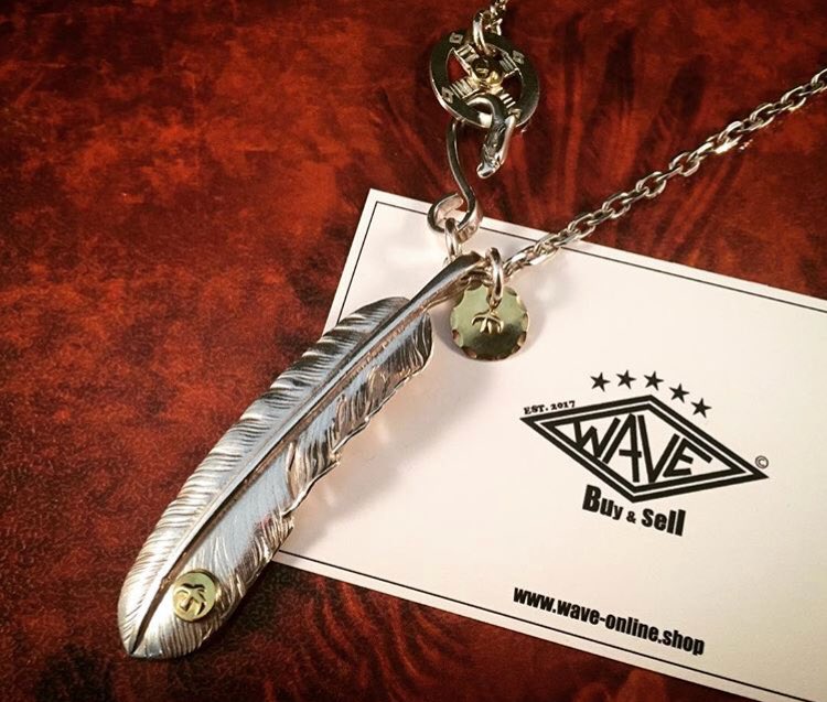 ゴローズ 金イーグルイボメタル付き特大フェザー 旧(イボ)メタル付特大フェザー 左向き 美中古品 ¥80,000-taxin ・ K18